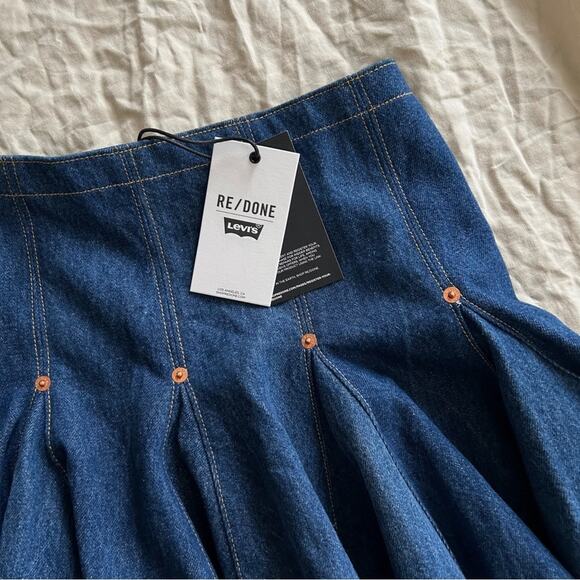 SALE💝 RE/DONE + Levi’s Reconstructed Flounce Skirt—NWT - Picture 3 of 8